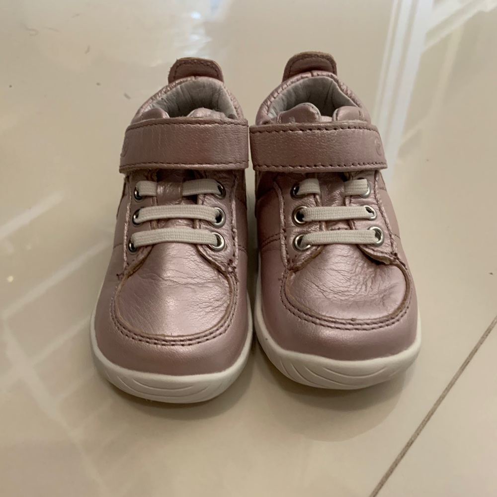 Stride Rite Walking Tennis Shoes